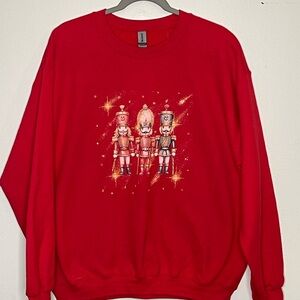 Gildan Heavy Blend Red Nutcracker Graphic Christmas Fleece Sweatshirt Wms L